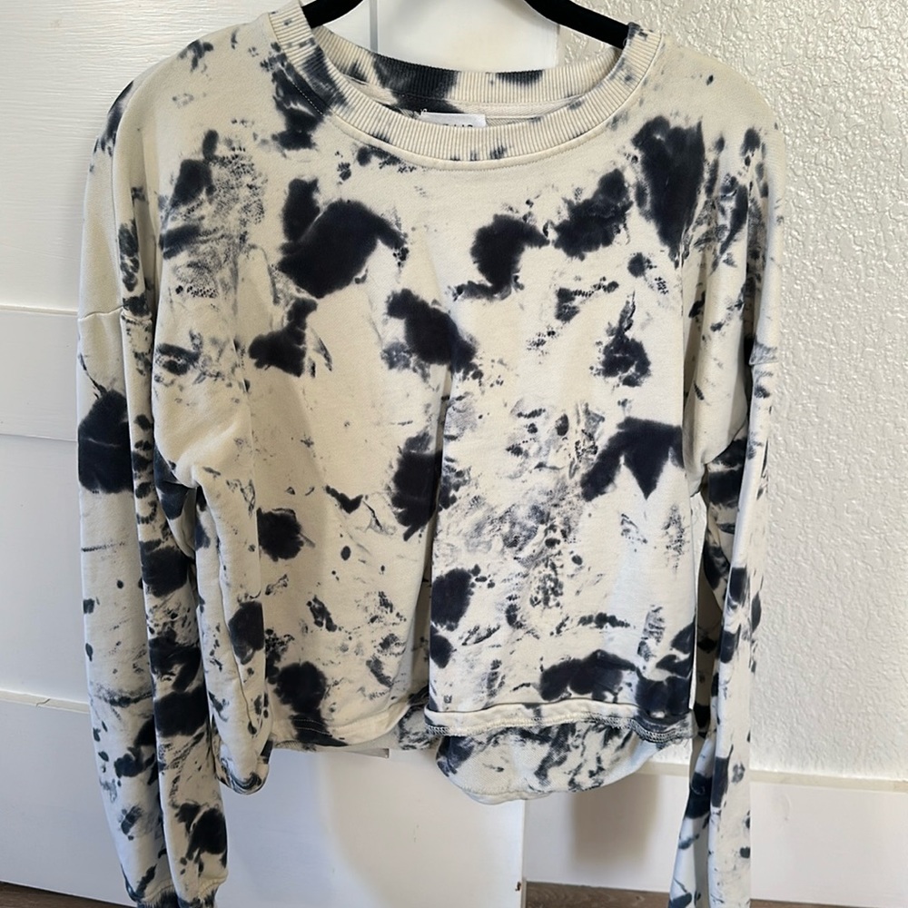 Women’s cropped tie dye sweatshirt